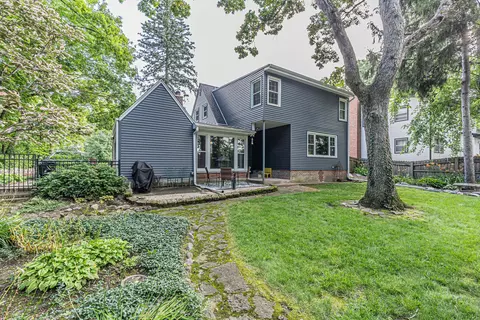 Exterior - 834 Forest Ave, Elgin, IL 60120 photo 5 of 14