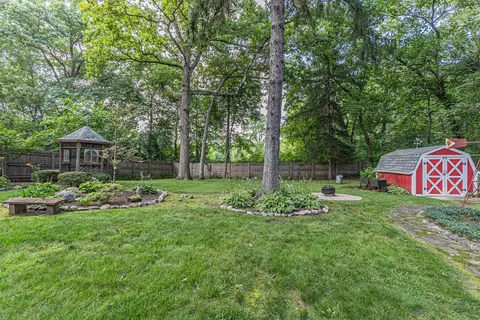 Exterior - 834 Forest Ave, Elgin, IL 60120 photo 4 of 14