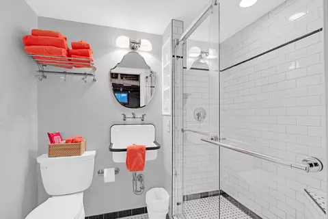 Bath - 834 Forest Ave, Elgin, IL 60120 photo 2 of 2