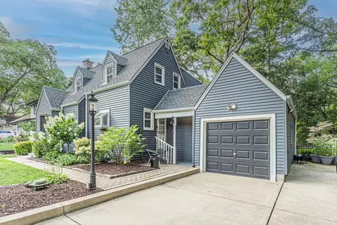 Exterior - 834 Forest Ave, Elgin, IL 60120 photo 10 of 14