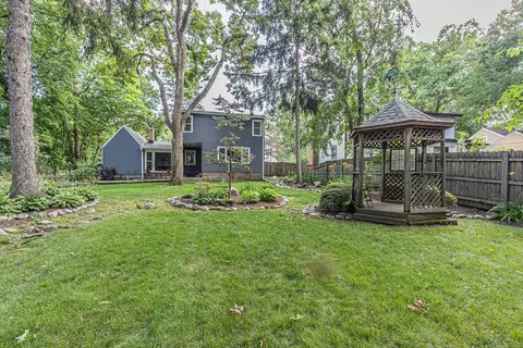 Exterior - 834 Forest Ave, Elgin, IL 60120 photo 7 of 14