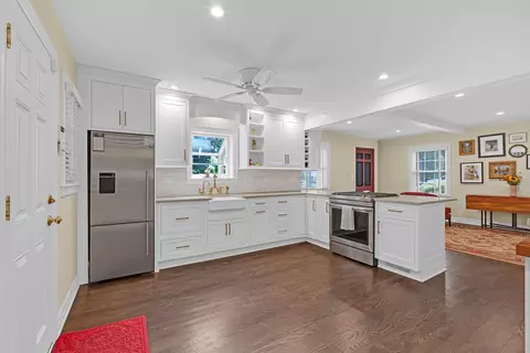Kitchen - 834 Forest Ave, Elgin, IL 60120 photo 2 of 4