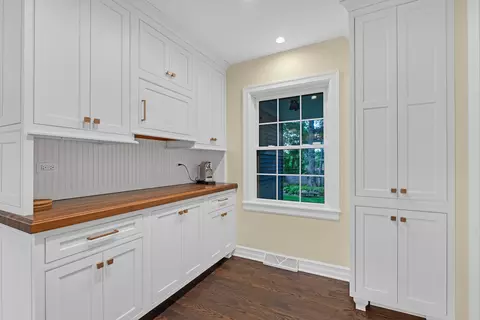 Kitchen - 834 Forest Ave, Elgin, IL 60120 photo 3 of 4
