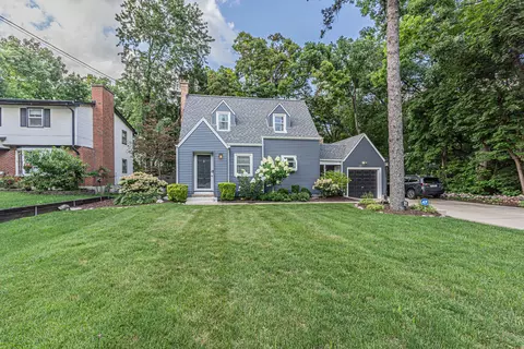 Exterior - 834 Forest Ave, Elgin, IL 60120 photo 12 of 14