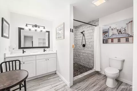 Bath - 7735 W 65th Pl, Summit, IL 60501 photo 3 of 5