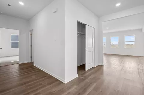 Entry Way - 290 Snowdrop Ln, Elgin, IL 60124 photo 5 of 9