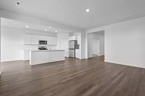 Living - 290 Snowdrop Ln, Elgin, IL 60124 photo 1 of 2
