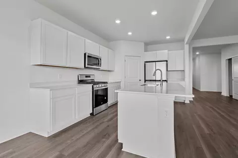 Kitchen - 290 Snowdrop Ln, Elgin, IL 60124 photo 4 of 5