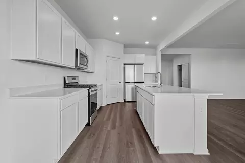 Kitchen - 290 Snowdrop Ln, Elgin, IL 60124 photo 5 of 5