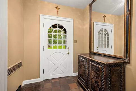 Entry Way - 2221 Twin Oak Rd, Peru, IL 61354 photo 1 of 6