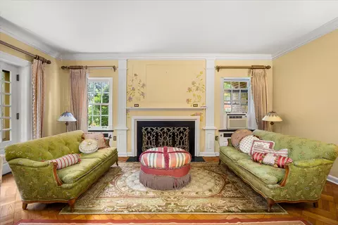 Living - 2221 Twin Oak Rd, Peru, IL 61354 photo 2 of 5