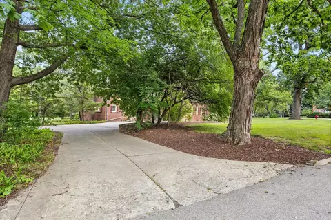 Exterior - 2221 Twin Oak Rd, Peru, IL 61354 photo 12 of 14
