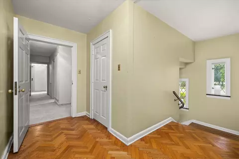 Entry Way - 2221 Twin Oak Rd, Peru, IL 61354 photo 6 of 6