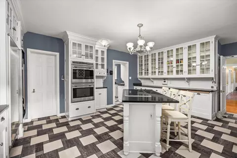 Kitchen - 2221 Twin Oak Rd, Peru, IL 61354 photo 6 of 8