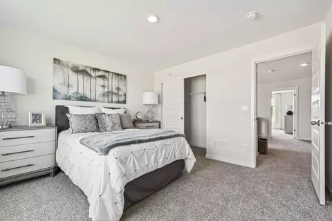 Bedroom - 292 Snowdrop Ln, Elgin, IL 60124 photo 6 of 8