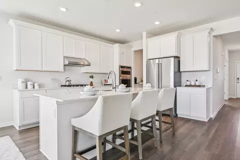 Kitchen - 292 Snowdrop Ln, Elgin, IL 60124 photo 2 of 6