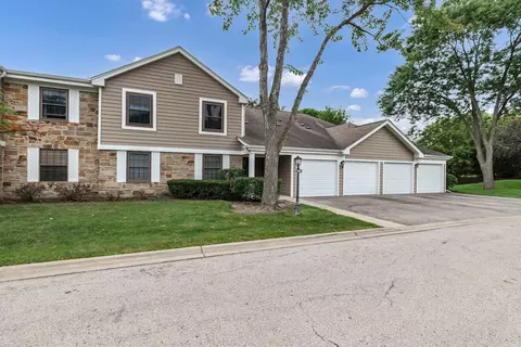 275 Kings Mill Ct #C2, Schaumburg, IL 60193
