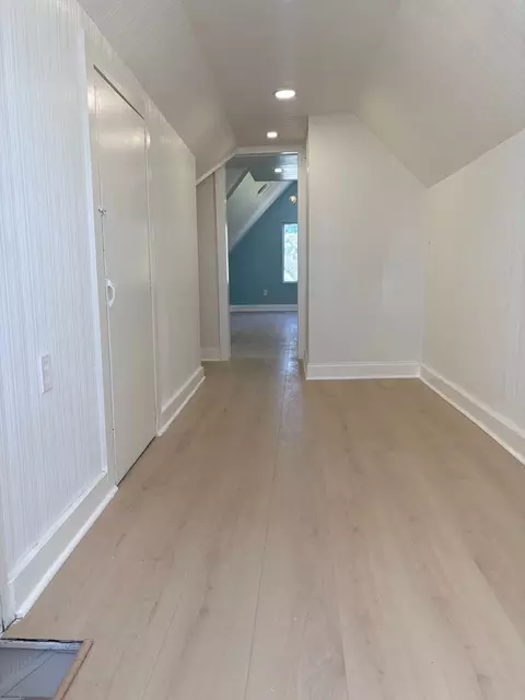 Entry Way - 815 E Jefferson St, Bloomington, IL 61701 photo 1 of 1