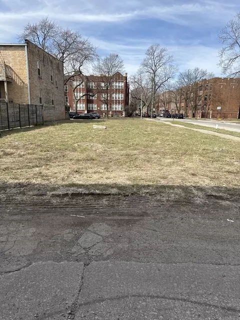 201 E 70th St, Chicago, IL 60637 photo 4