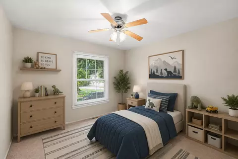 Bedroom - 1681 Ashburn Ct #D, Wheaton, IL 60189 photo 4 of 5