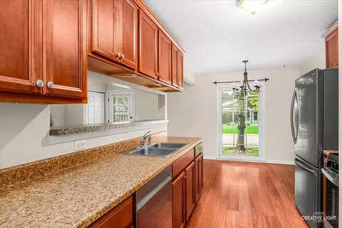 Kitchen - 1681 Ashburn Ct #D, Wheaton, IL 60189 photo 2 of 2