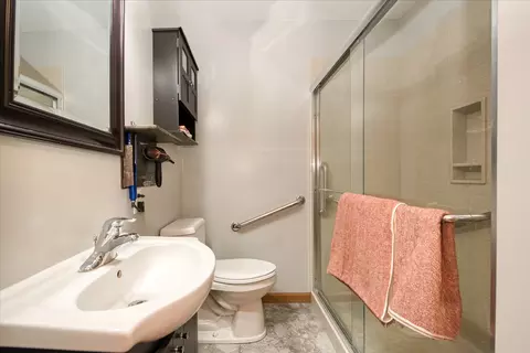 Bath - 309 E Sunset Pl, Dekalb, IL 60115 photo 1 of 3