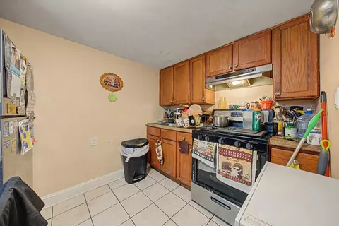 Kitchen - 5200 S Lorel Ave, Chicago, IL 60638 photo 2 of 3