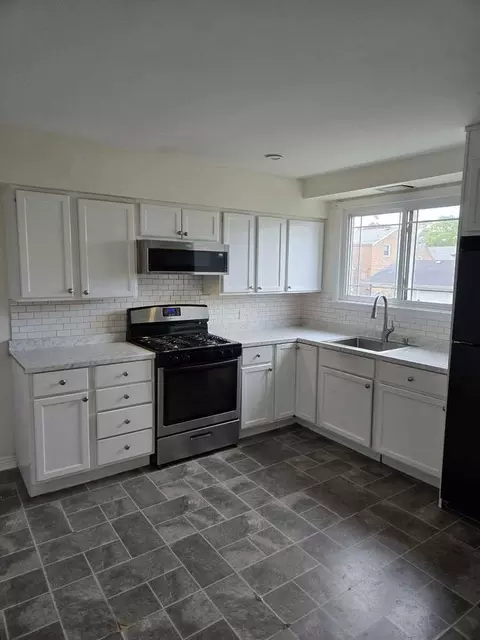 Kitchen - 5200 S Lorel Ave, Chicago, IL 60638 photo 3 of 3