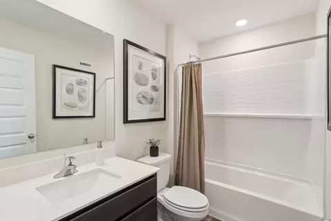 Bath - 1710 Baler Ave, Aurora, IL 60503 photo 4 of 4