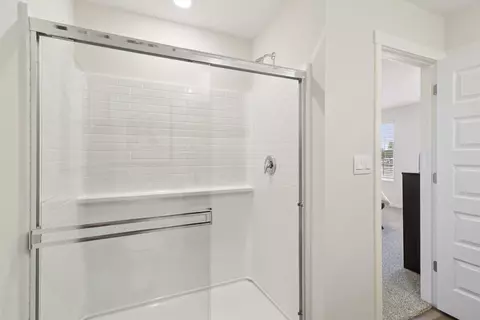 Bath - 1710 Baler Ave, Aurora, IL 60503 photo 3 of 4