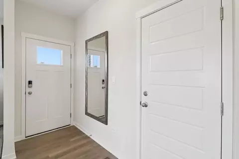 Entry Way - 1710 Baler Ave, Aurora, IL 60503 photo 1 of 4