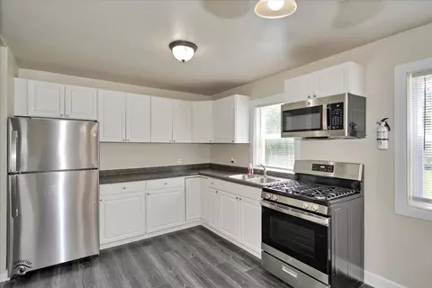 Kitchen - 3335 Roesner Dr, Markham, IL 60428 photo 1 of 3