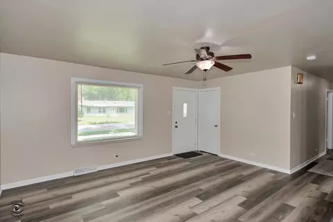 Living - 3335 Roesner Dr, Markham, IL 60428 photo 1 of 4