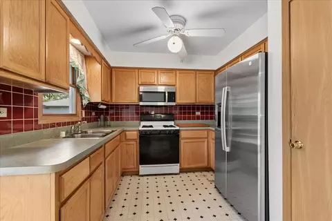 Kitchen - Undisclosed, Plainfield, IL 60586 photo 2 of 2