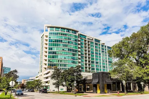 1570 Elmwood Ave #705, Evanston, IL 60201