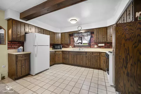 Kitchen - 119 E 17th St, Lockport, IL 60441 photo 2 of 2