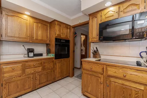 Kitchen - 18468 E 600 North Rd, Bloomington, IL 61705 photo 3 of 4