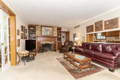Living - 18468 E 600 North Rd, Bloomington, IL 61705 photo 6 of 10