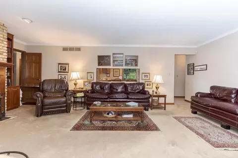 Living - 18468 E 600 North Rd, Bloomington, IL 61705 photo 3 of 10