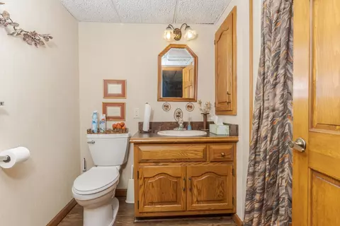 Bath - 18468 E 600 North Rd, Bloomington, IL 61705 photo 5 of 5