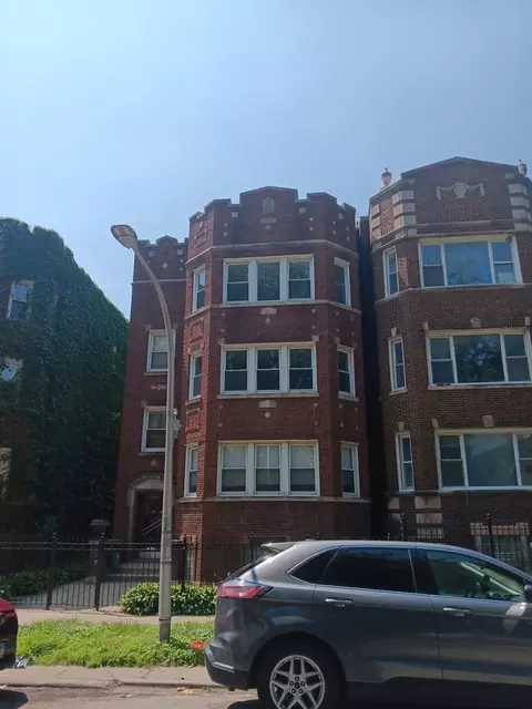 7840 S Essex Ave, Chicago, IL 60649