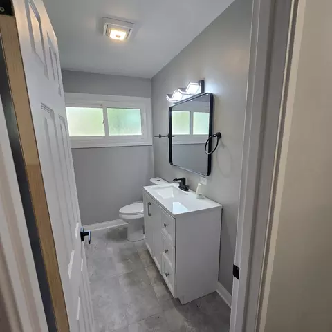 Bath - Undisclosed, Markham, IL 60428 photo 1 of 3