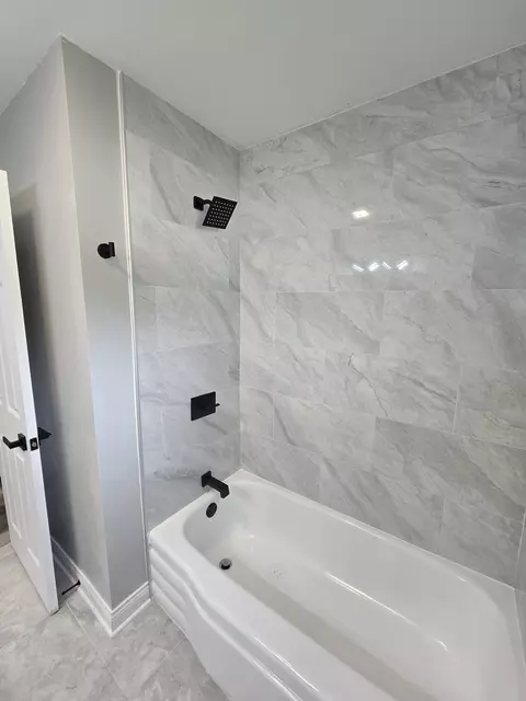 Bath - Undisclosed, Markham, IL 60428 photo 3 of 3