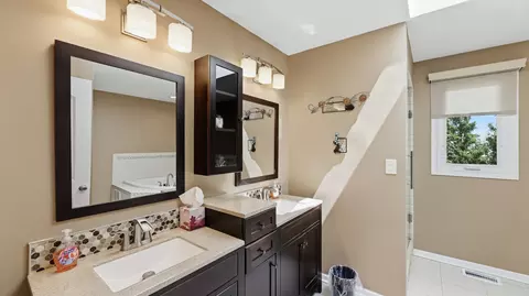 Bath - 19211 Brompton Ct, Mokena, IL 60448 photo 3 of 4