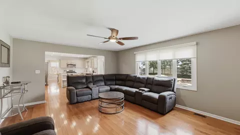 Living - 19211 Brompton Ct, Mokena, IL 60448 photo 3 of 3
