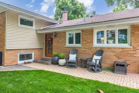Exterior - 220 E Hillside Rd, Naperville, IL 60540 photo 3 of 13
