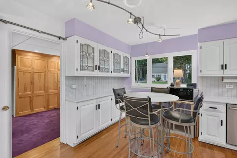 Kitchen - 220 E Hillside Rd, Naperville, IL 60540 photo 3 of 8