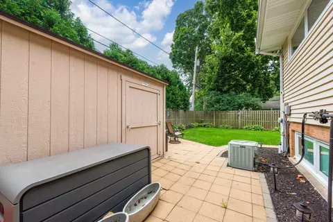 Exterior - 220 E Hillside Rd, Naperville, IL 60540 photo 13 of 13