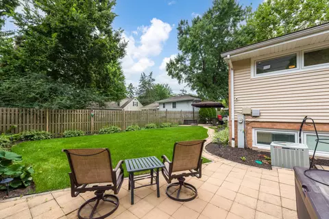 Exterior - 220 E Hillside Rd, Naperville, IL 60540 photo 9 of 13