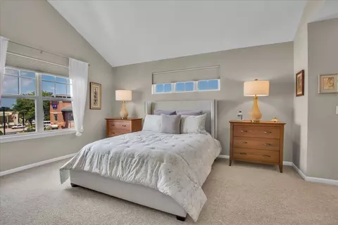 Bedroom - 300 Lexington Ln, Rolling Meadows, IL 60008 photo 1 of 6